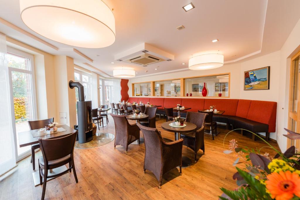 Posezení v ubytování Hotel am Fischerhafen