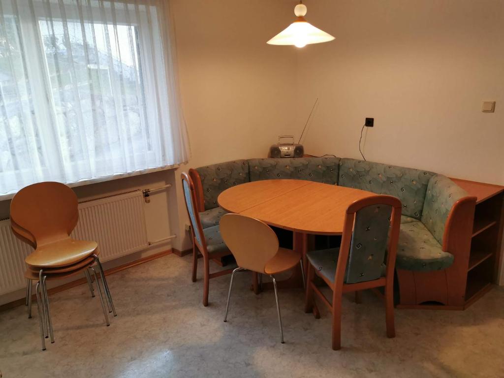 Posezení v ubytování B3e Dornbirn Hills