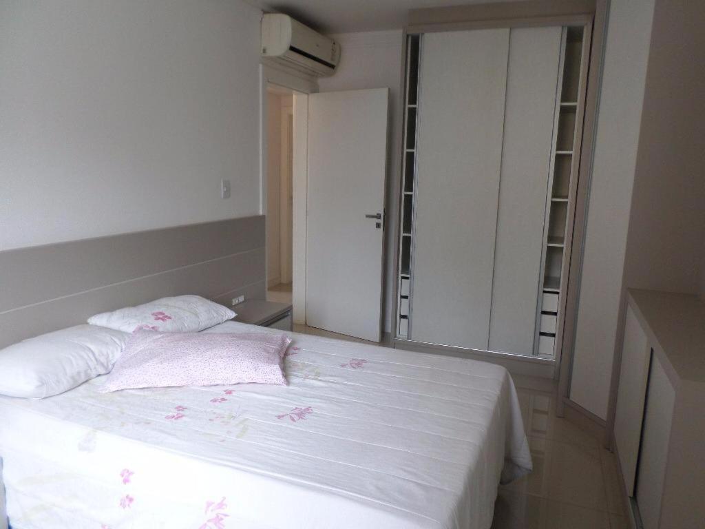  Apartamento vista para o mar