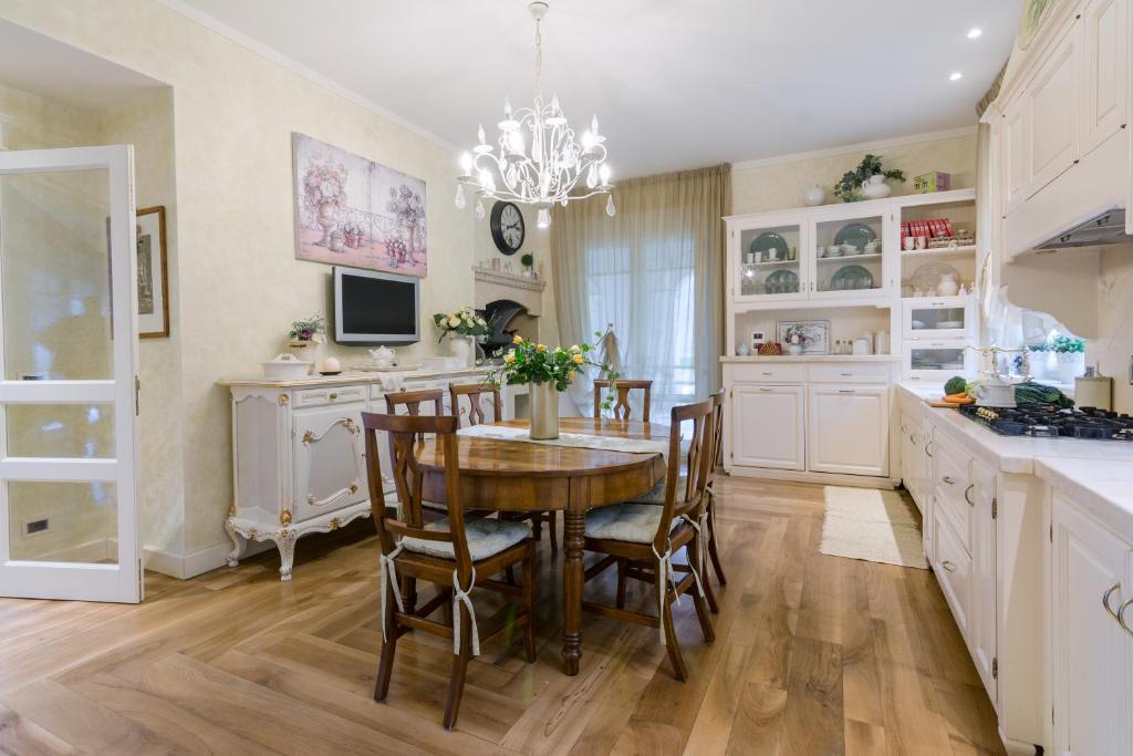 Kuchnia lub aneks kuchenny w obiekcie Villa Caiano - Luxury In Tuscany