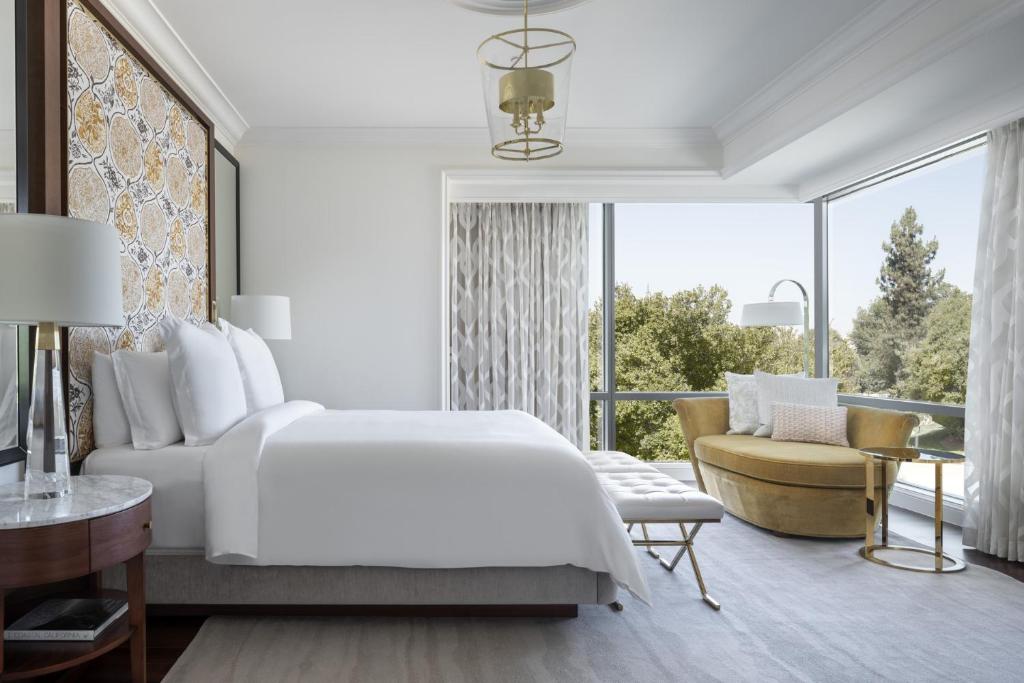 Four Seasons Hotel Westlake Village - Malibu Corner Hearing Accessible Suite