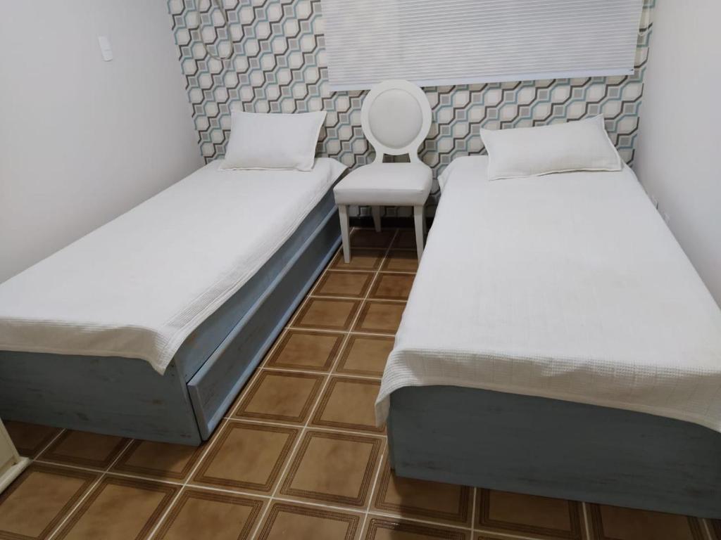  Guaruja - 2 Quartos - Ar condicionado - Varanda