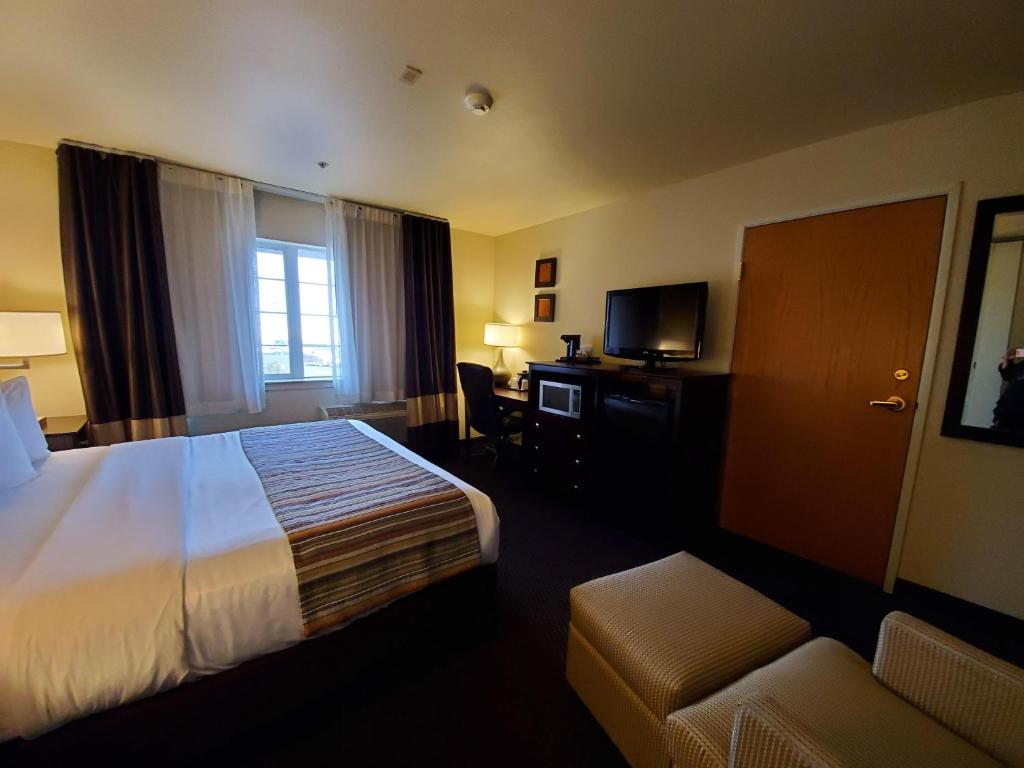 Country Inn & Suites by Radisson, Bend, OR photo