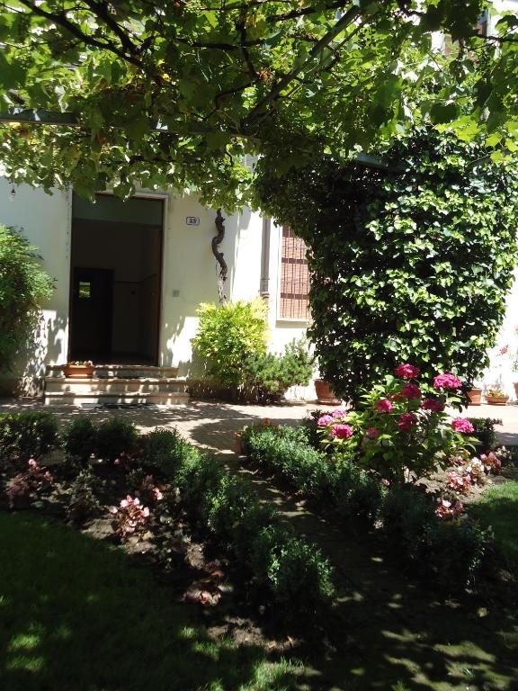 A garden outside Spagna B&B