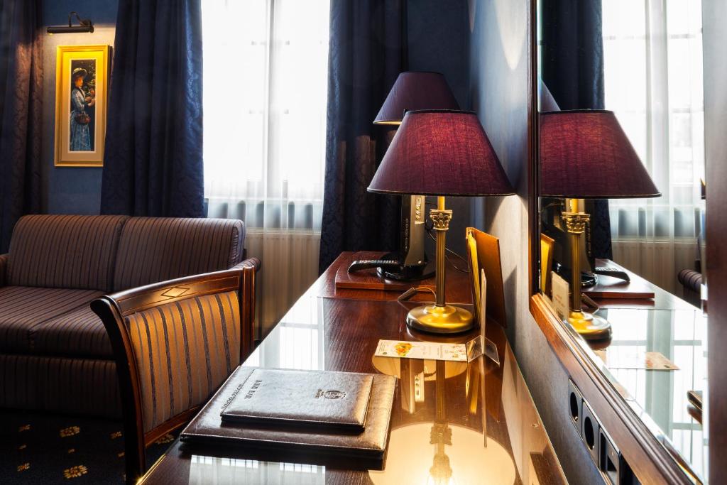 
Double or Twin Superior Color Room
