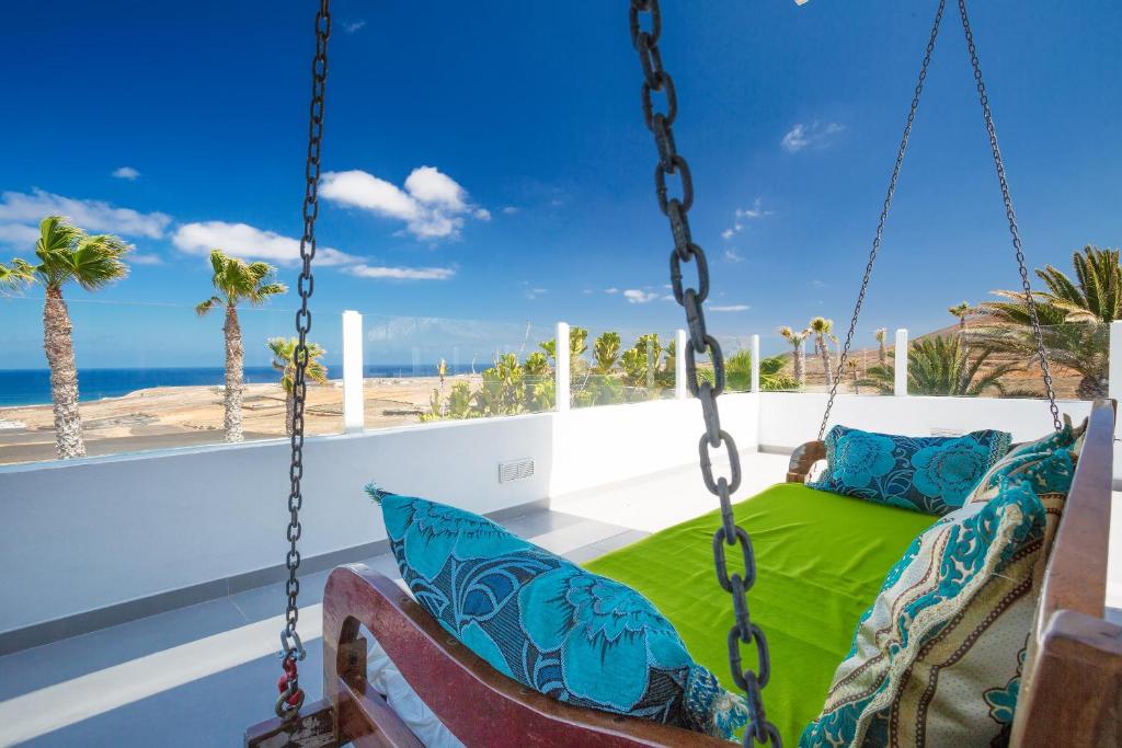 Posedenie v ubytovaní Villa Palacio and Yurt - 2 Pools - Hot Tub - Fantastic Sea Views