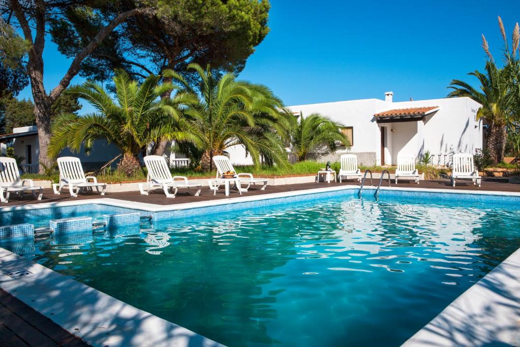Apartamentos Lesley - Es Pi, Playa Migjorn – Updated 2022 Prices
