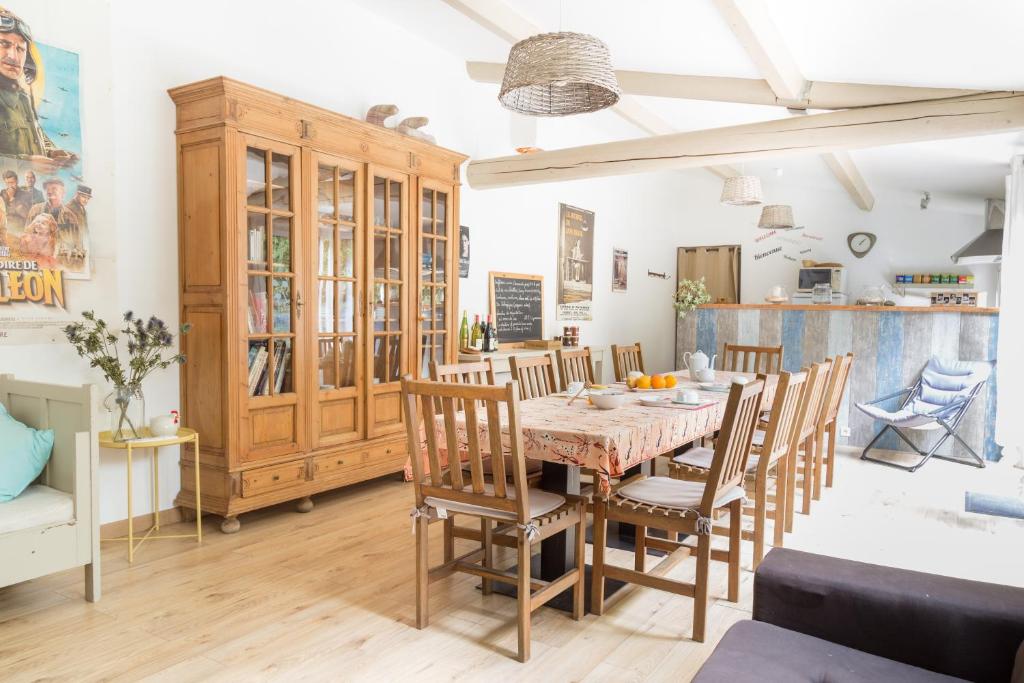 Posezení v ubytování Maison d'hôtes L'îlot bambou