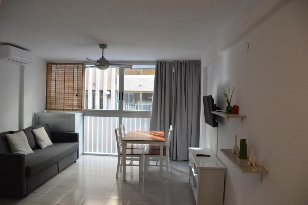 Marconi Anis Primera Linea, Benidorm – Updated 2023 Prices