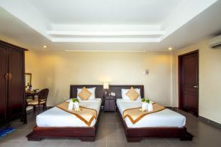 Biệt Thự 3 Phòng Ngủ Bên Sườn Đồi Có Hồ Bơi Riêng