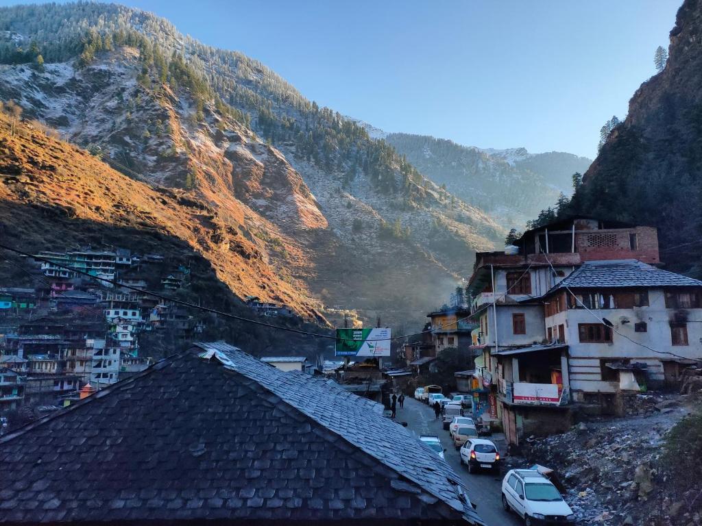 Fotografie z fotogalerie ubytování Manikaran view v destinaci Manīkaran