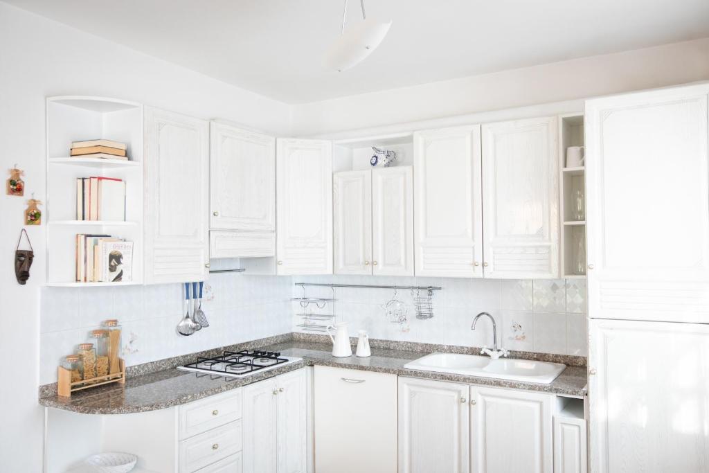 Kuchyň nebo kuchyňský kout v ubytování IseoLakeRental - Casa Anita
