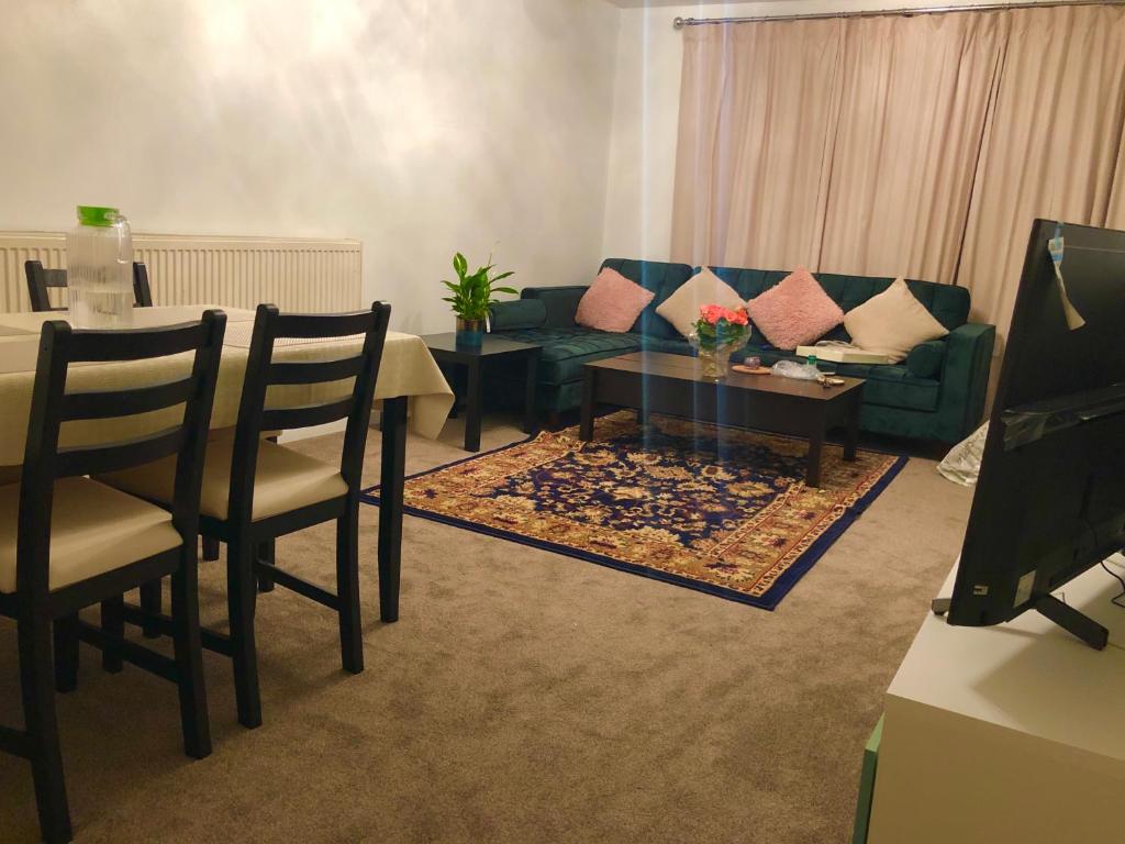 Modern Double Room nearby Heathrow