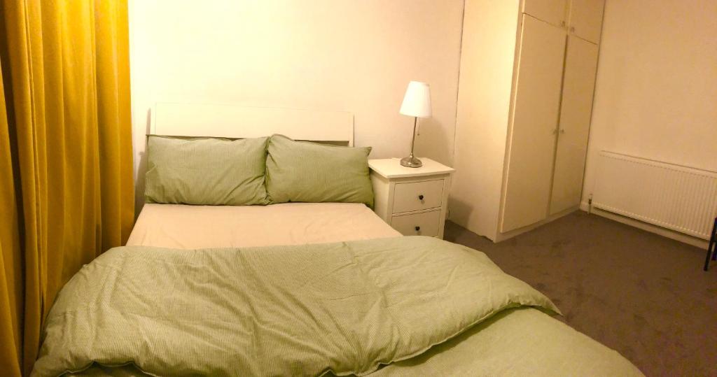 Modern Double Room nearby Heathrow