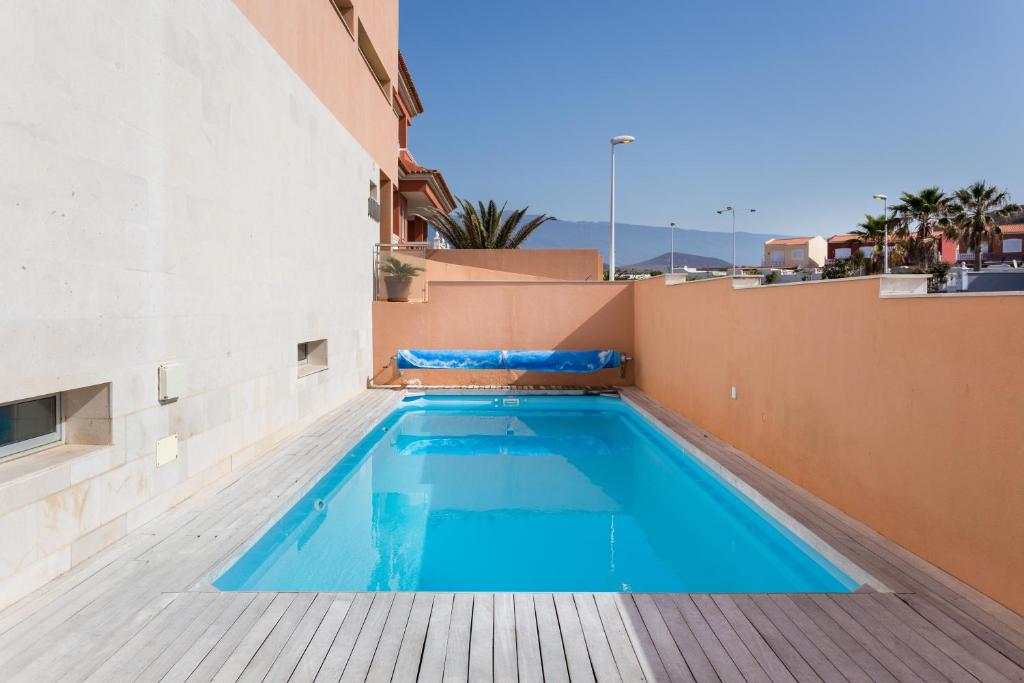 Bazén v ubytovaní Modern House With Private Swimming Pool alebo v jeho blízkosti