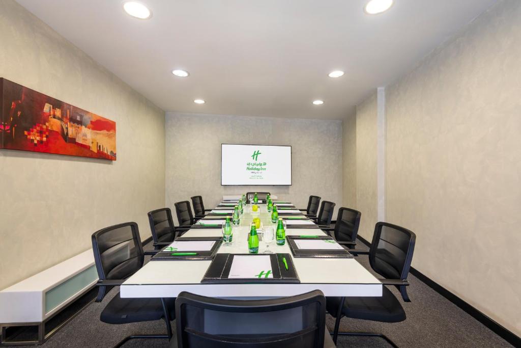 Konferenční prostory v ubytování Holiday Inn Muscat AlSeeb by IHG