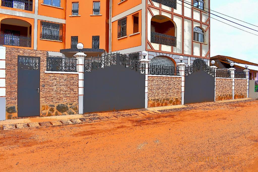 Résidence VICYMA 2 P tout confort Bafoussam centre - Housity