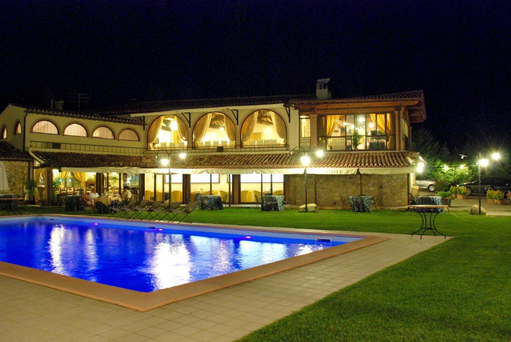 Bazén v ubytování Grand Relais Laurenti nebo v jeho okolí