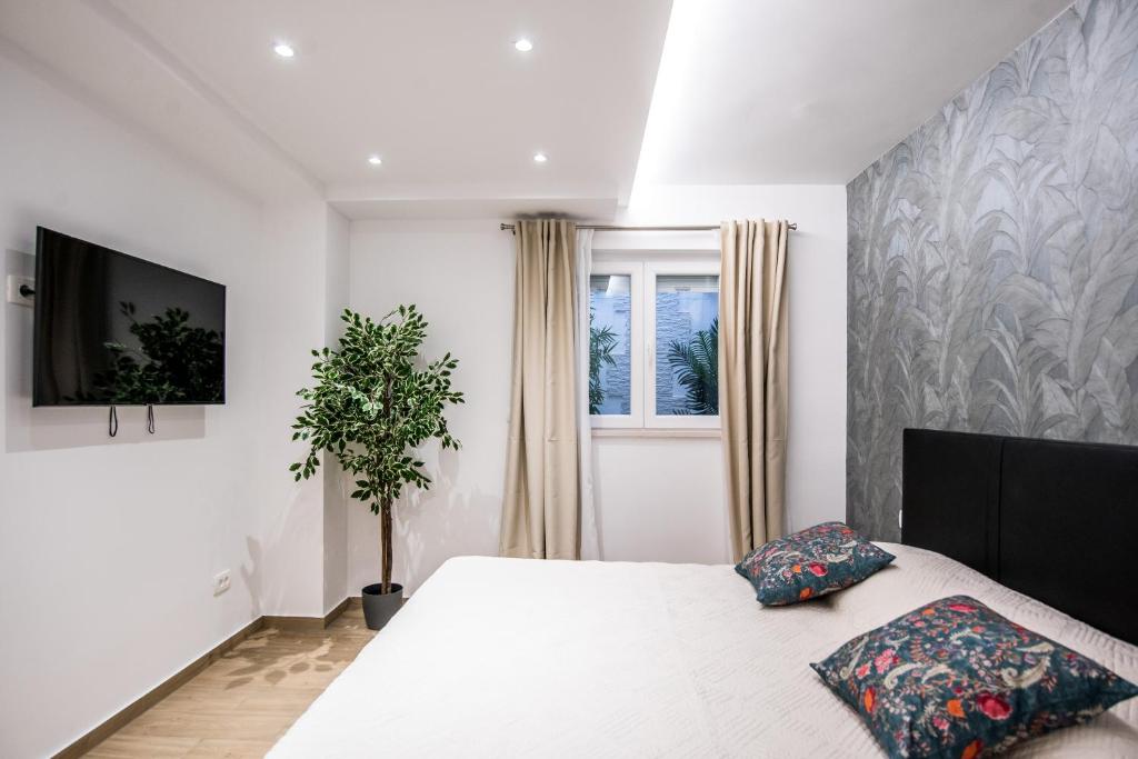 Dubrovnik Spectrum Rooms - 18