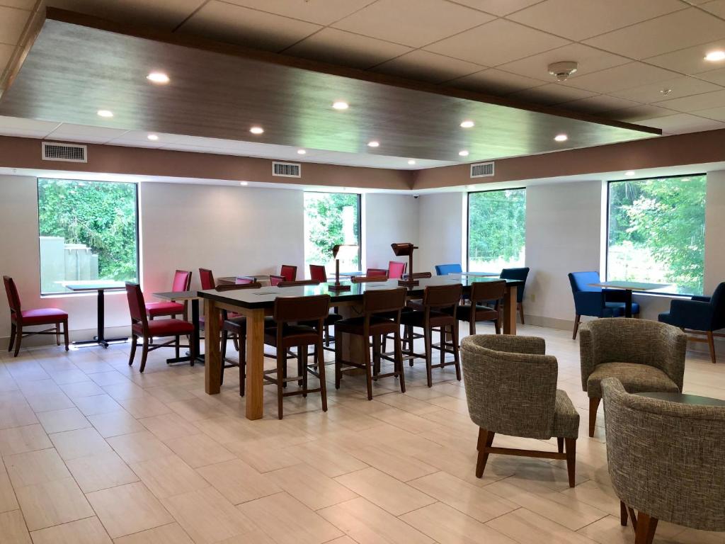 Holiday Inn Express Great Barrington by IHG photo