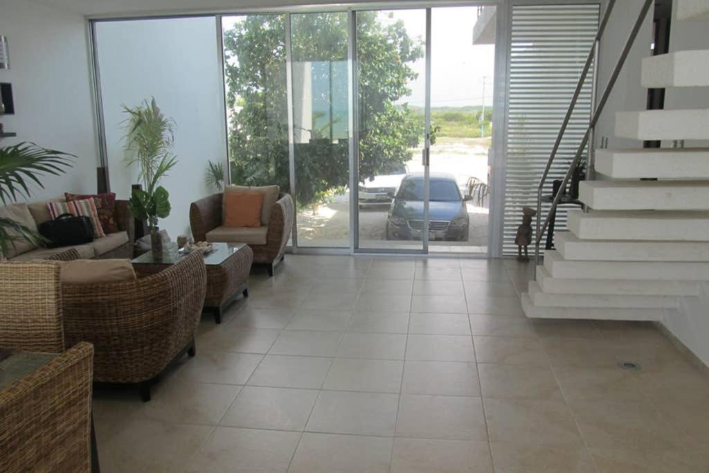 Fotografie z fotogalerie ubytování Designer´s House Beach Front Superb Ocean View Hi Speed WiFi v destinaci Telchac