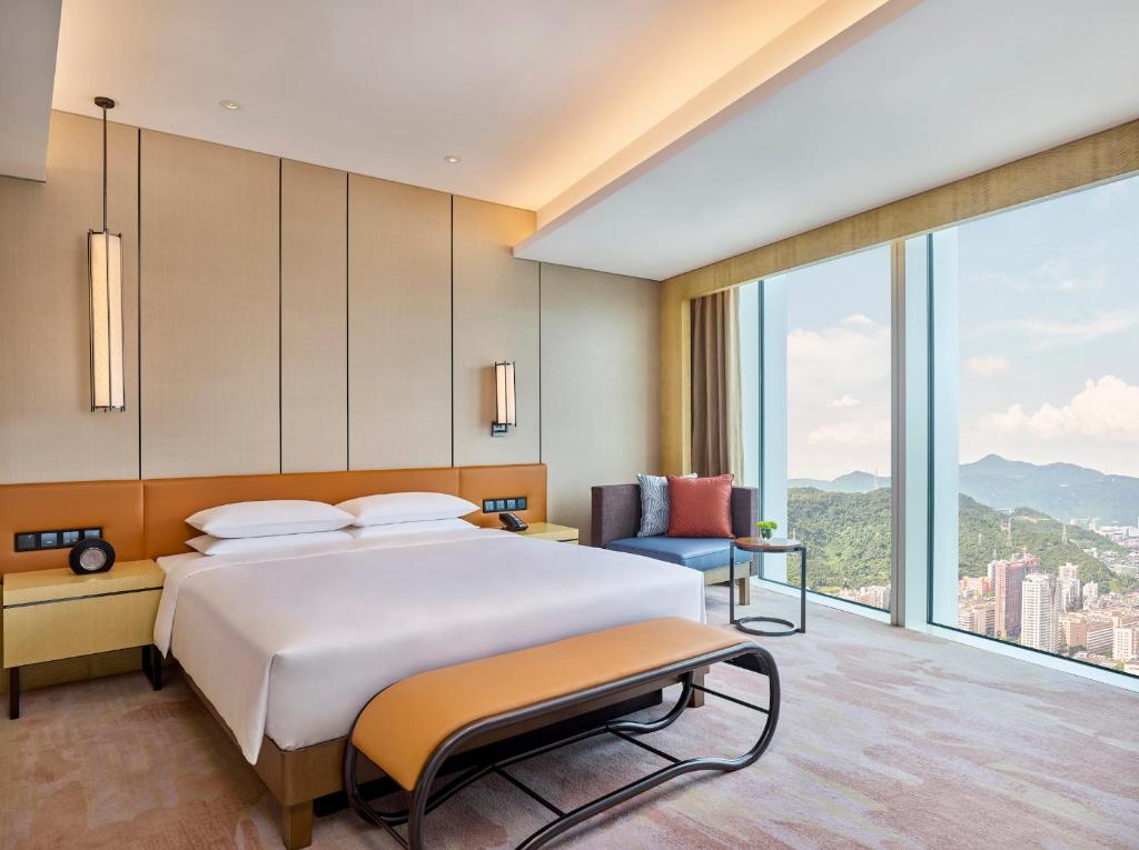 Nespecifikovaný výhled na hory nebo výhled na hory při pohledu z hotelu