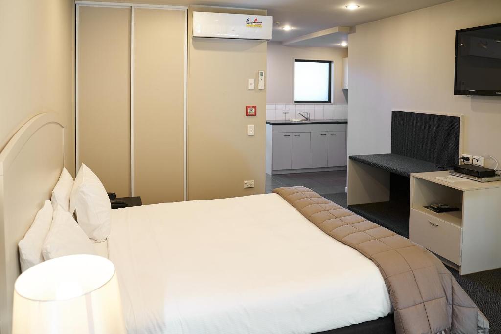 
Deluxe Double or Twin Studio
