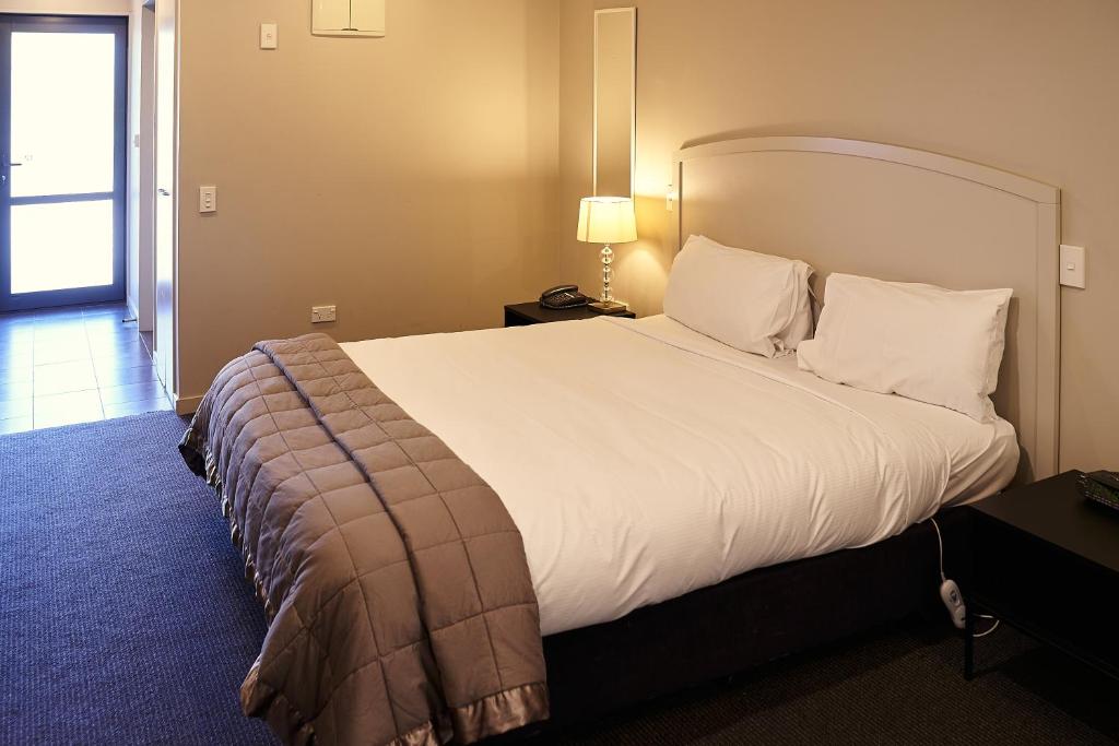 
Deluxe Double or Twin Studio with Spa Bath
