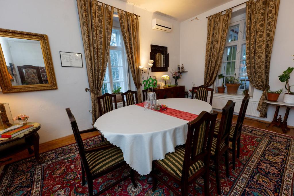 Fotografie z fotogalerie ubytování Villa Tabody v destinaci Révfülöp