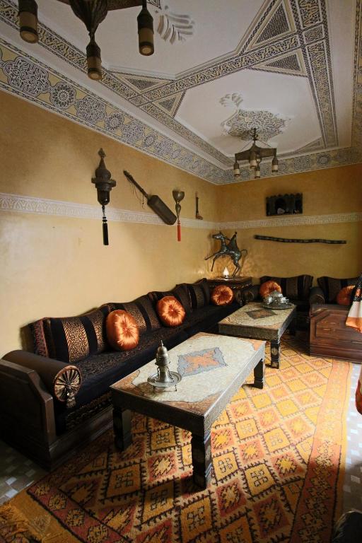 Posezení v ubytování RIAD MAKENE MOUCHKILL