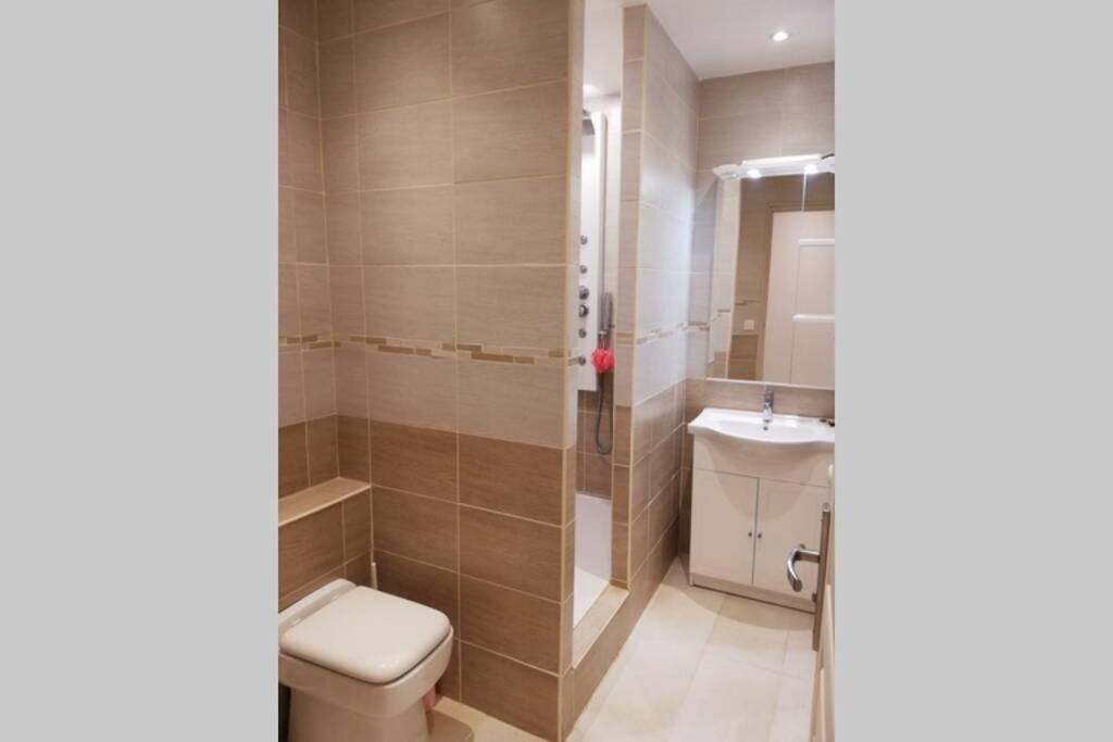 Koupelna v ubytování Appartement T2 Rez de villa proche bord de mer