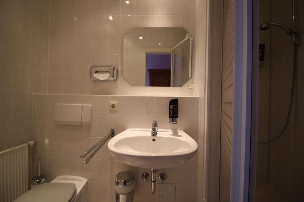 Koupelna v ubytování Landhaus Alt Reddevitz