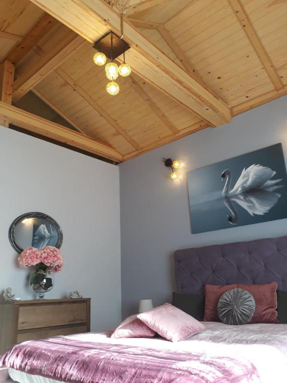 Posteľ alebo postele v izbe v ubytovaní Caldera Premium Villa