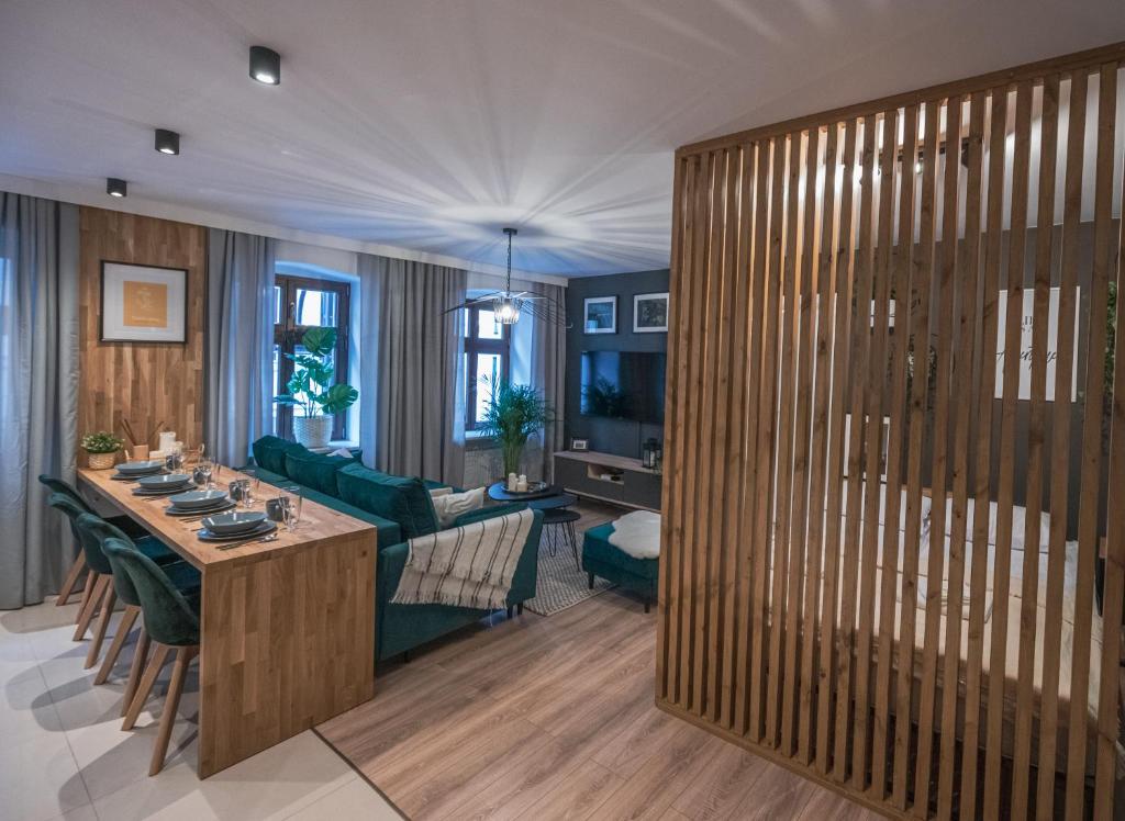 Spacious Apart ~ 150m Main Square ~ Self check-in 24h - 5