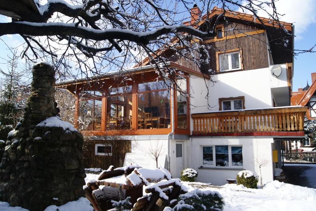 Pensjonat Merkury during the winter