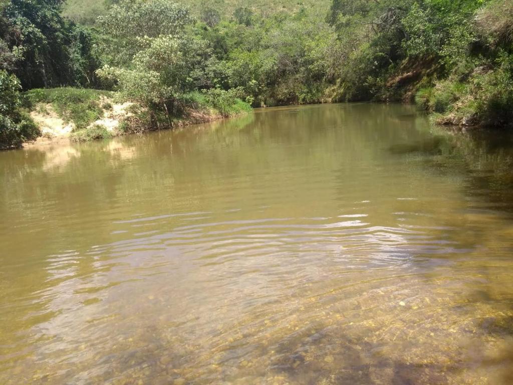  Casa nas margens do São Francisco em Vargem Bonita-MG
