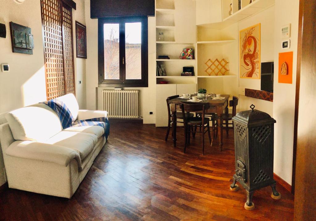 Dame 4, Bologna (updated prices 2024)