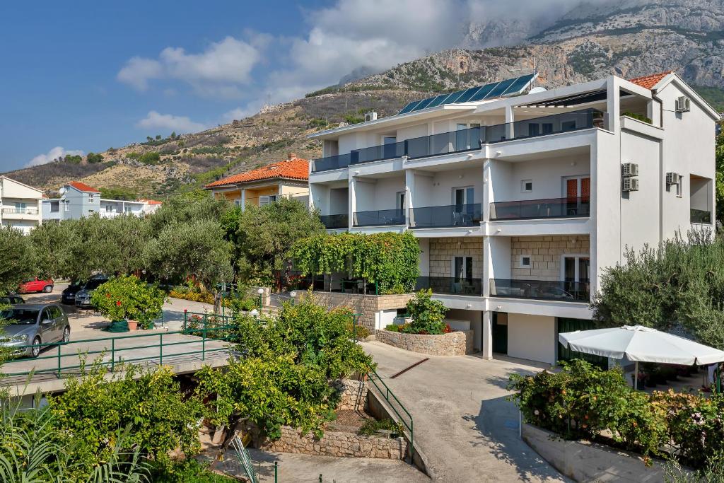 Fotografie z fotogalerie ubytování Apartments Čobrnić v Tučepi