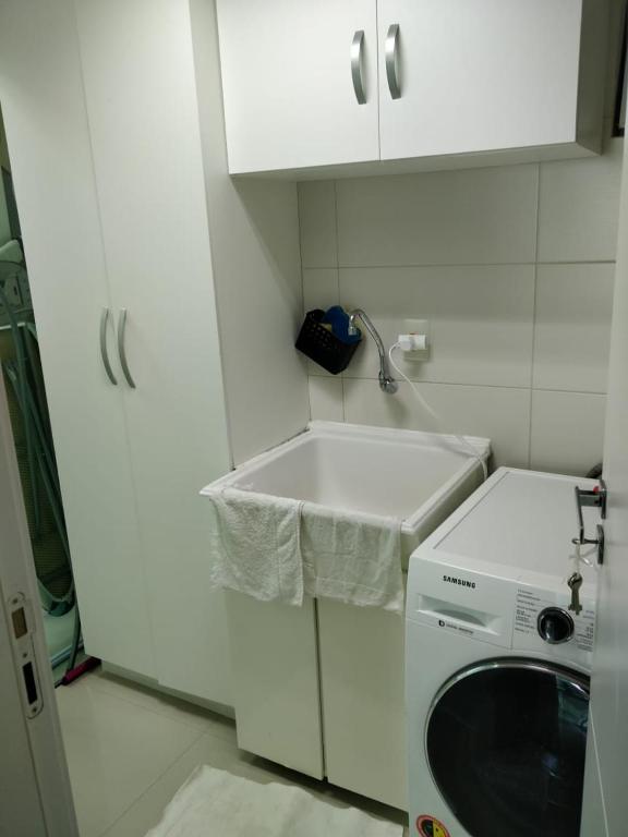  Amplo Apartamento de alto padrão. 300mts da praia!