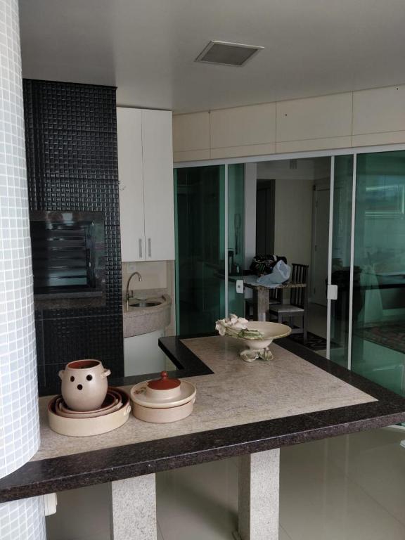  Amplo Apartamento de alto padrão. 300mts da praia!