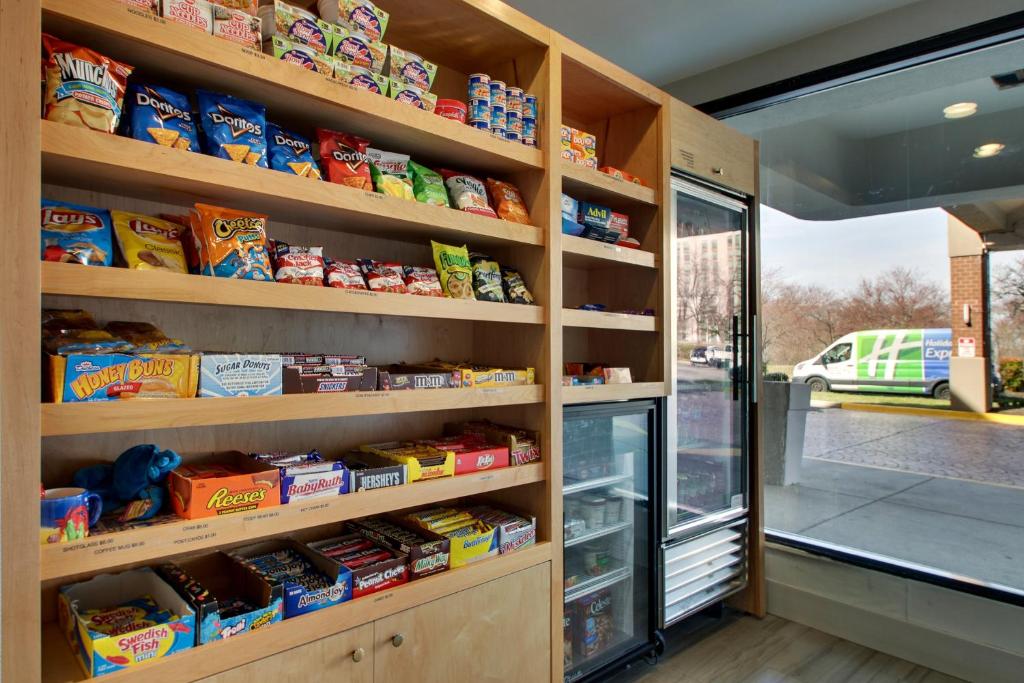 Holiday Inn Express Baltimore BWI Airport West by IHG photo