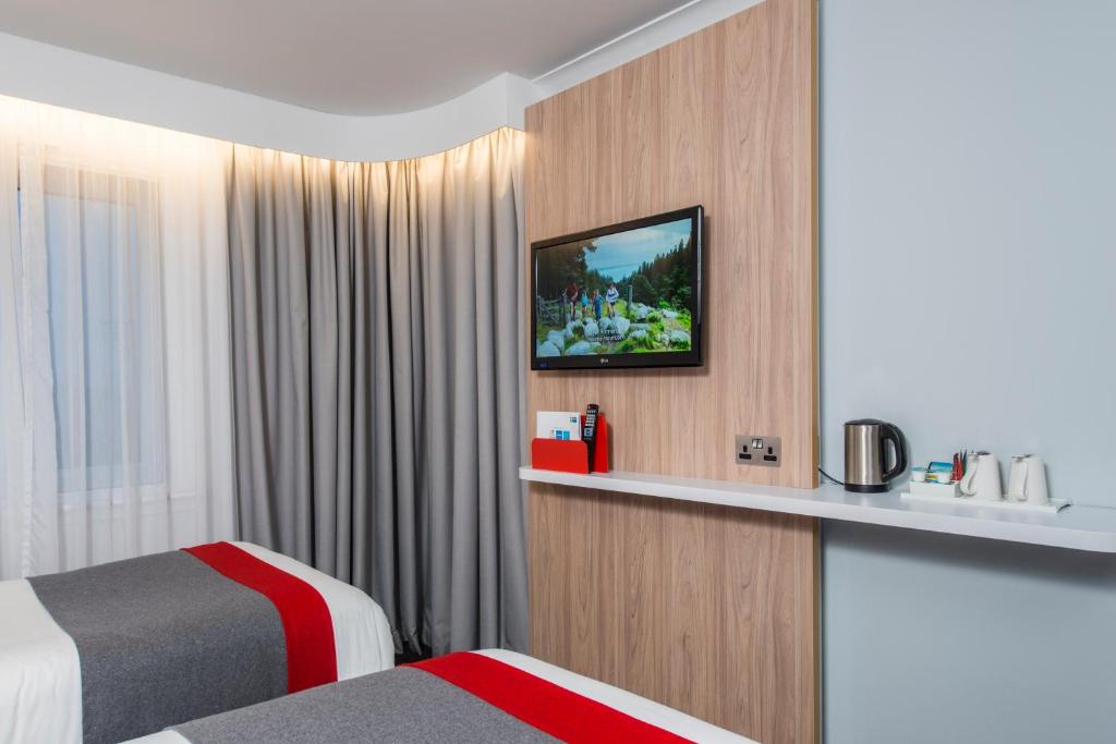 Postel nebo postele na pokoji v ubytování Holiday Inn Express - Glasgow Airport by IHG