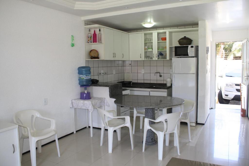  APARTAMENTOS NO CARTIER PRAIA DO FUTURO FORTALEZA CONFORTAVEL COM 2 QRTOS 1 suite