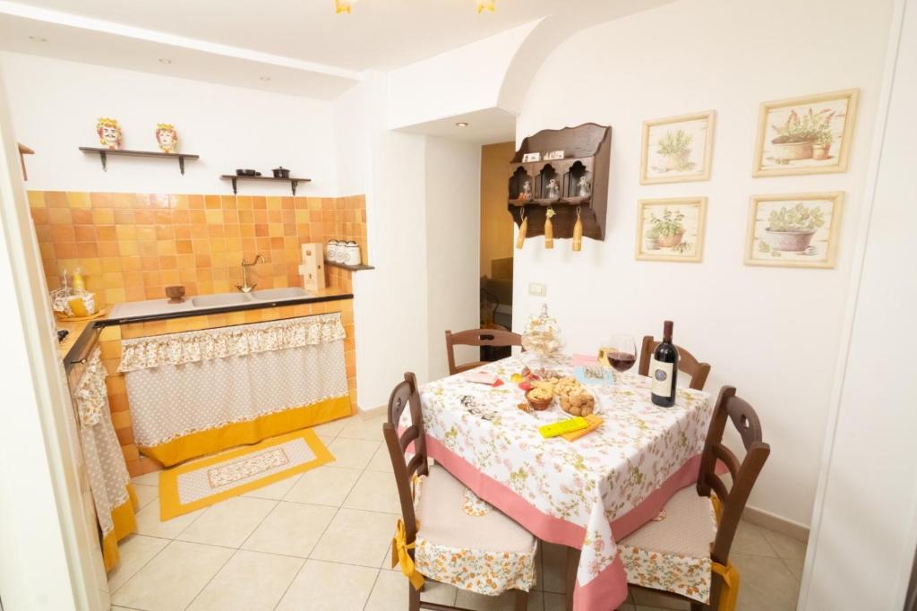 Zdjęcie z galerii obiektu Vico San Pietro w mieście Modica