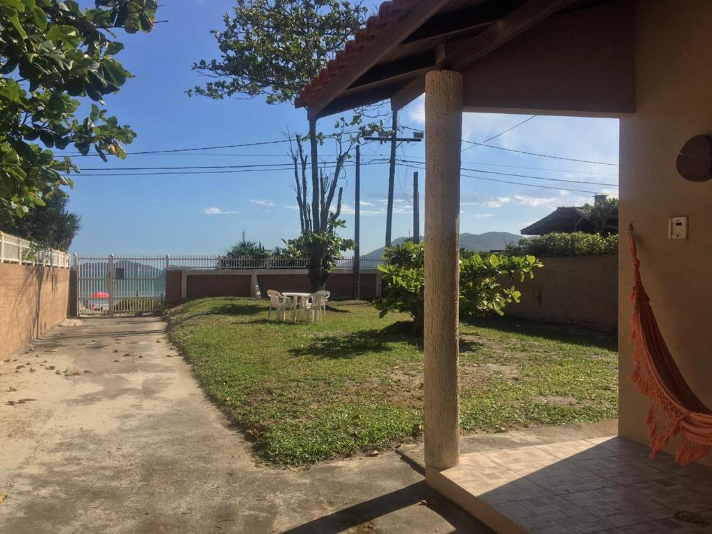  Casa Pé na Areia Frente ao Mar do Pântano do sul!!