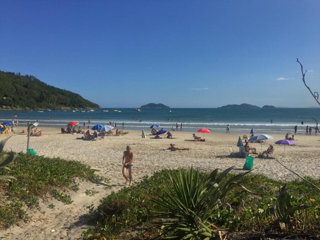  Casa Pé na Areia Frente ao Mar do Pântano do sul!!