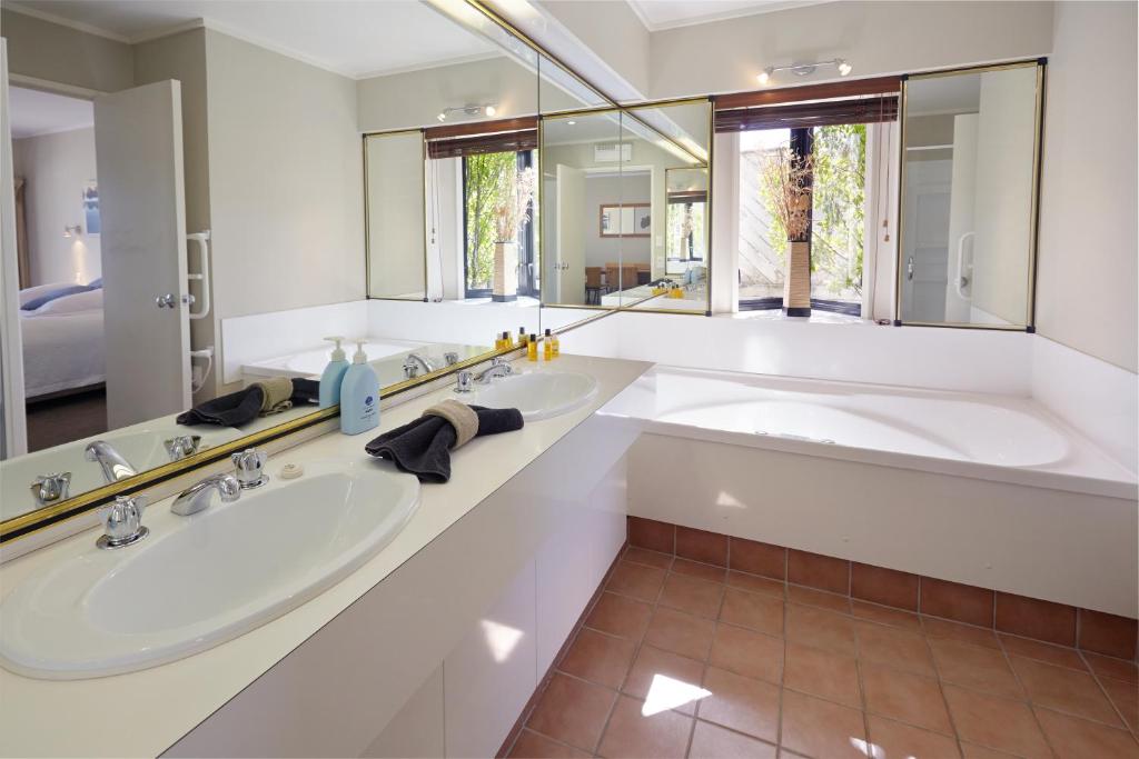 Pioneer Waterfront Apartments - Resim 9