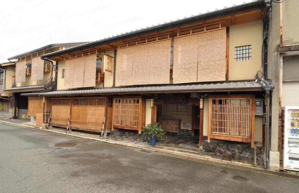Budova, kde se ryokan nachází