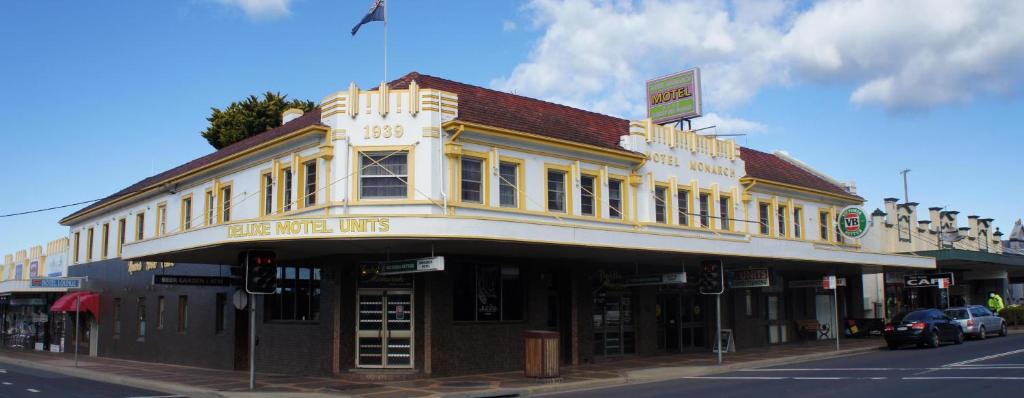 a large building on the corner of a street at Moruya Monarch Hotel in Moruya