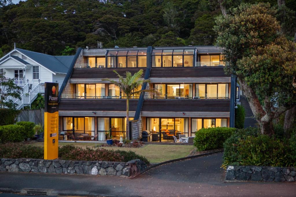 Pioneer Waterfront Apartments - Resim 13